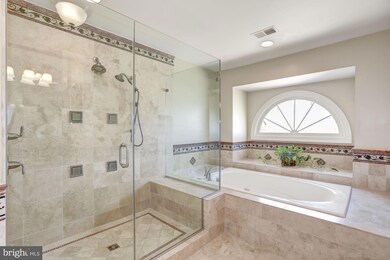 12720 Pond Crest Ln, Herndon, VA 20171 - photo 5