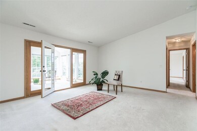 6312 Greenbriar Ln SW unit C, Cedar Rapids, IA 52404 - photo 2