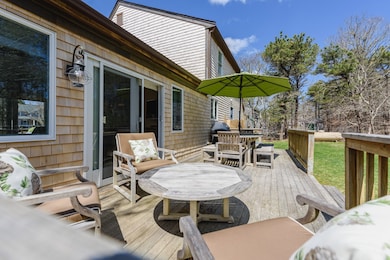 21 Vickers St, Edgartown, MA 02539 - photo 6