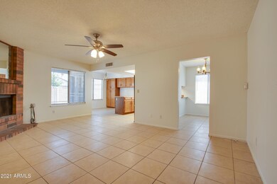 05 - Family Room - 4428 W Sheridan