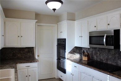 11601 Victoria Place, Oklahoma City, OK 73120 - photo 6