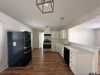 911 E 8th St, Tyler, TX 75701 - photo 4