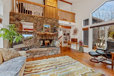 4481 E Moonshadow Lane-15
