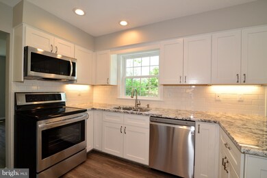 4203 Pinefield Ct, Fairfax, VA 22033 - photo 3