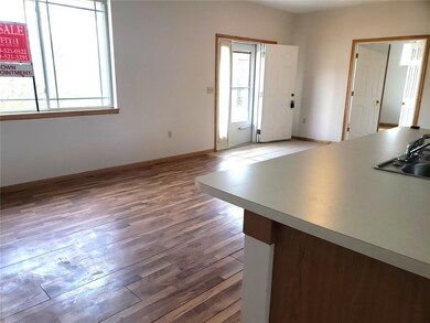 2762 O Ave NW unit A, Cedar Rapids, IA 52405 - photo 4