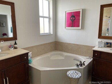 10719 NW 75th St, Doral, FL 33178 - photo 7