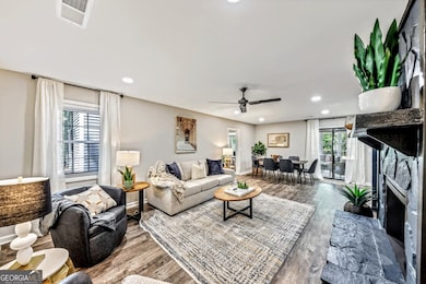 527 Charing Cross Dr, Marietta, GA 30066 - photo 2