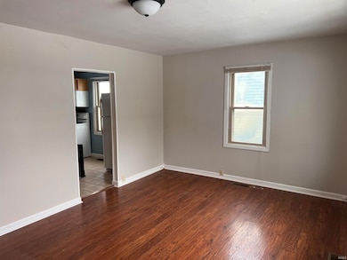 8808 W Cornbread Rd, Yorktown, IN 47396 - photo 4