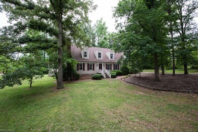 5707 Roundtable Rd, Greensboro, NC 27407 - photo 2