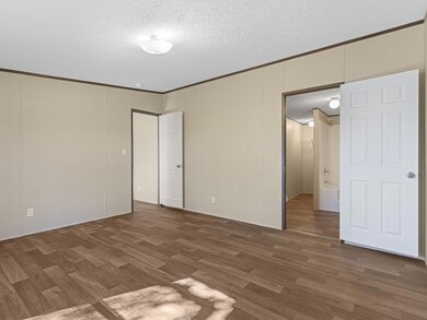 812 E Aquarius Ct, Granbury, TX 76049 - photo 7