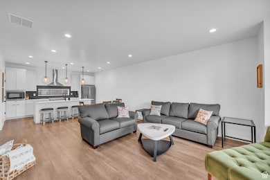 5930 Cardiff Pass Rd, Mountain Green, UT 84050 - photo 2