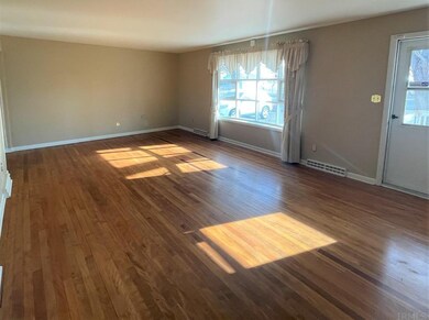 1820 Laurel Dr, Columbus, IN 47203 - photo 3