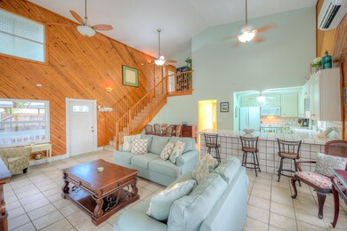 (7) 460 Barry Ave-15