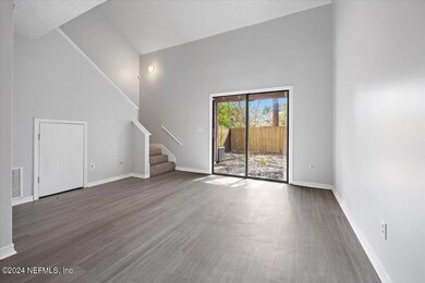 7650 Melissa Ct N, Jacksonville, FL 32210 - photo 5