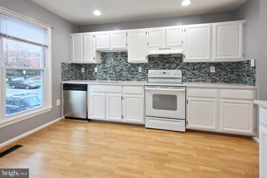 8106 Bonaire Ct, Silver Spring, MD 20910 - photo 5