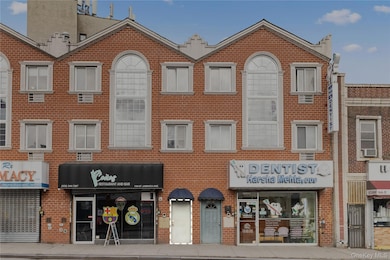 144-07 Jamaica Ave unit 3rd Floor, Jamaica, NY 11435 - photo 2