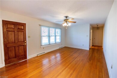 179 Shumaker Dr, Statesville, NC 28625 - photo 3