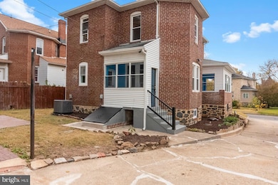 5216 Biddison Ln, Baltimore, MD 21206 - photo 3