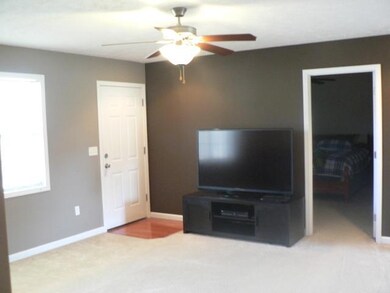 205 Locust St, Manchester, TN 37355 - photo 3