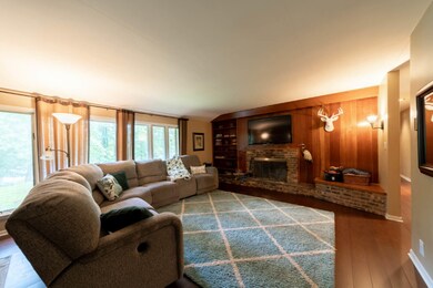 1875 Champlain Drive (3 of 38)