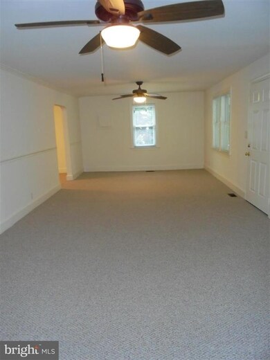 7109 Harrison Ln, Alexandria, VA 22306 - photo 4