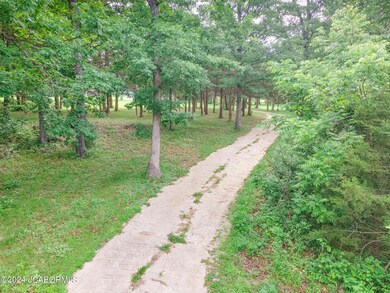421 E Simon Blvd Holts Summit-04