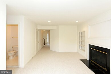 12764 Heron Ridge Dr, Fairfax, VA 22030 - photo 5