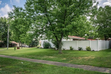 6810 Applegate Ln, Louisville, KY 40228 - photo 5