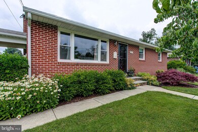 802 Center St, Pottstown, PA 19464 - photo 3