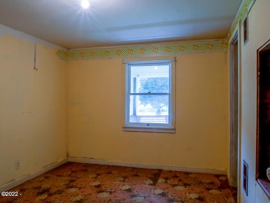 2035 Criteser Loop, Toledo, OR 97391
