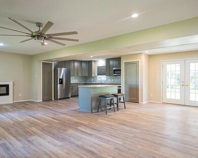 210 San Bernard St, Bay City, TX 77414 - photo 7