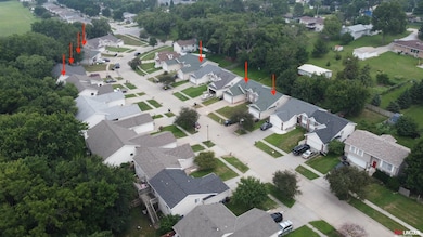 239 W Irving St unit Portfolio, Lincoln, NE 68521 - photo 2