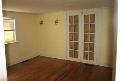 75 Charlestown Rd, Claremont, NH 03743 - photo 4