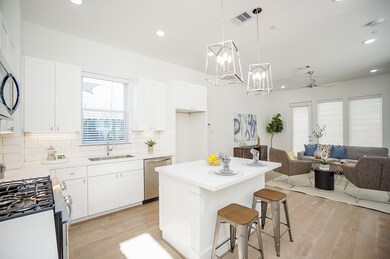 8956 Lavender St, Houston, TX 77016 - photo 4