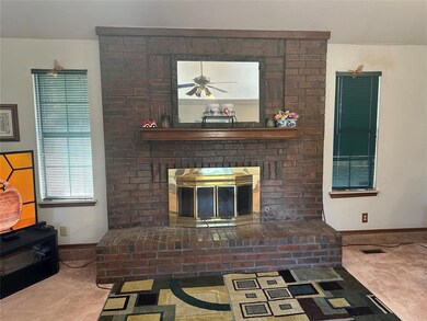 Gas or log fireplace!