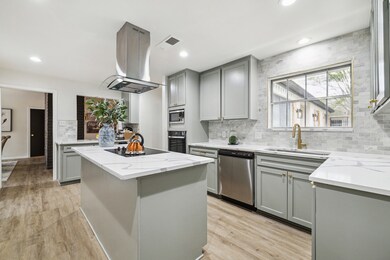 10010 Locke Ln, Houston, TX 77042 - photo 2