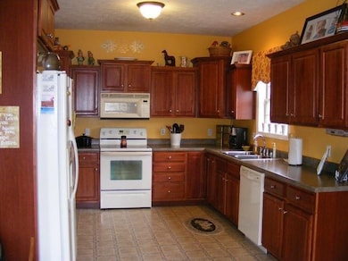 1990 Clearwater Dr, Lawrenceburg, KY 40342 - photo 7