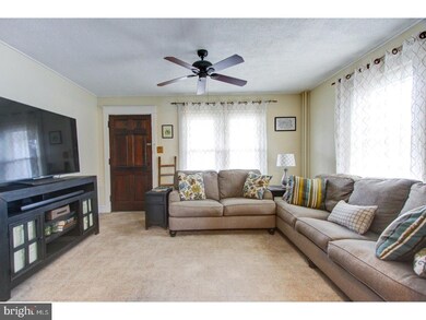 831 W 2nd St, Lansdale, PA 19446 - photo 4