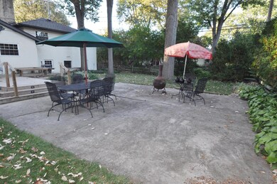 25' x 24' Concrete Patio!