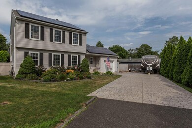 003_1210_Chadwick_Court_202796_260001