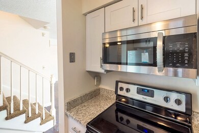 30 Margin St unit E, Lynn, MA 01905 - photo 5