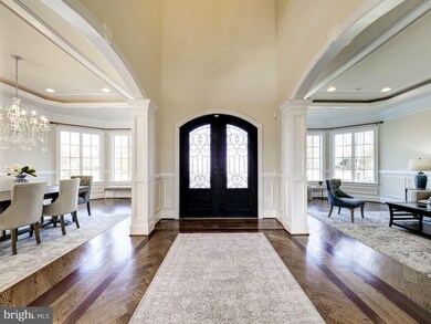 8560 Horseshoe Ln, Potomac, MD 20854 - photo 5