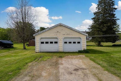 14 Anderson St, West Rutland, VT 05777 - photo 2