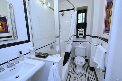 105 Garth Rd unit 2C, Scarsdale, NY 10583 - photo 5