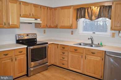 7118 Carmae Rd, Sykesville, MD 21784 - photo 4