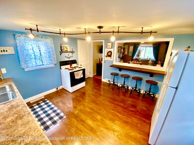 4 Kitchen Bar top