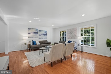 10196 Red Spruce Rd, Fairfax, VA 22032 - photo 5