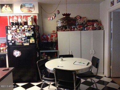 eat in kitchen