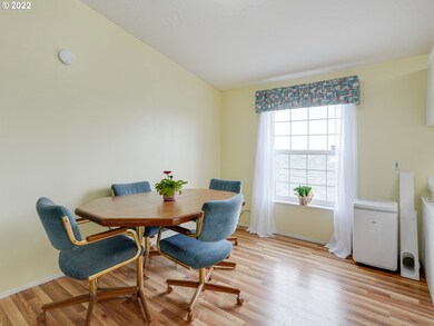 875 SW Alder Cir, Troutdale, OR 97060 - photo 7