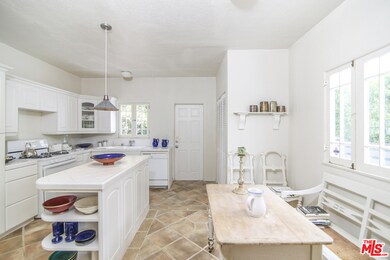 9007 Phyllis Ave, West Hollywood, CA 90069 - photo 7